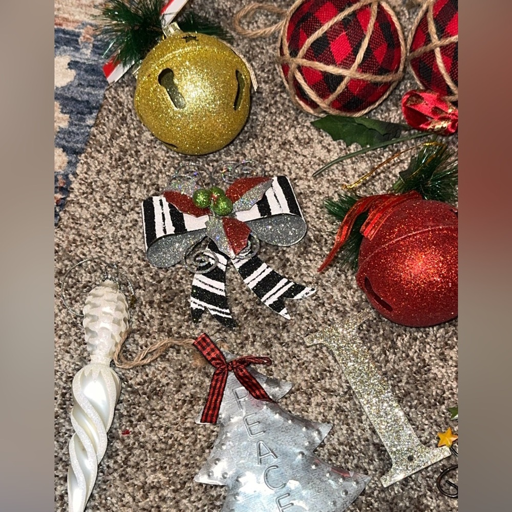 Festive Seasonal/Holiday Christmas 17 Count Ornament Assorted Bundle/Ribbon Lot